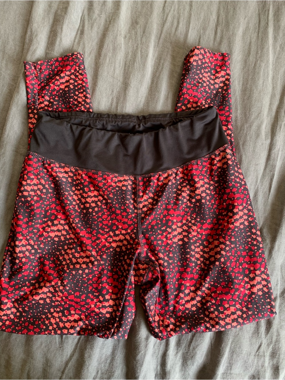 ⚡️5 for $25⚡️ Jockey Women's Black Leggings with Red & Coral Spot Print M